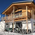בית נופש Mit Pool Und Bergblick In