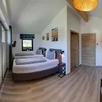 בית נופש Mit Pool Und Bergblick In *