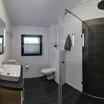 בית נופש Mit Pool Und Bergblick In *