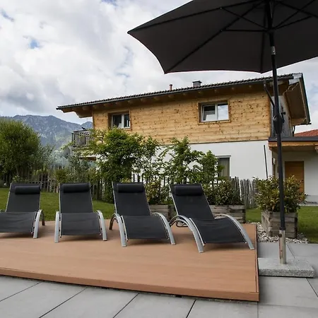 Mit Pool Und Bergblick In 因泽尔