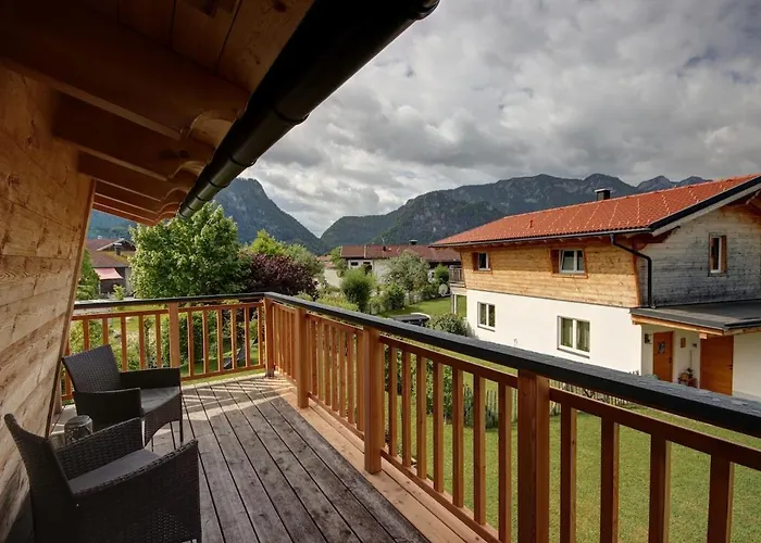Nyaraló Mit Pool Und Bergblick In *