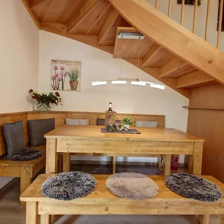 Mit Pool Und Bergblick In Сasa de vacaciones